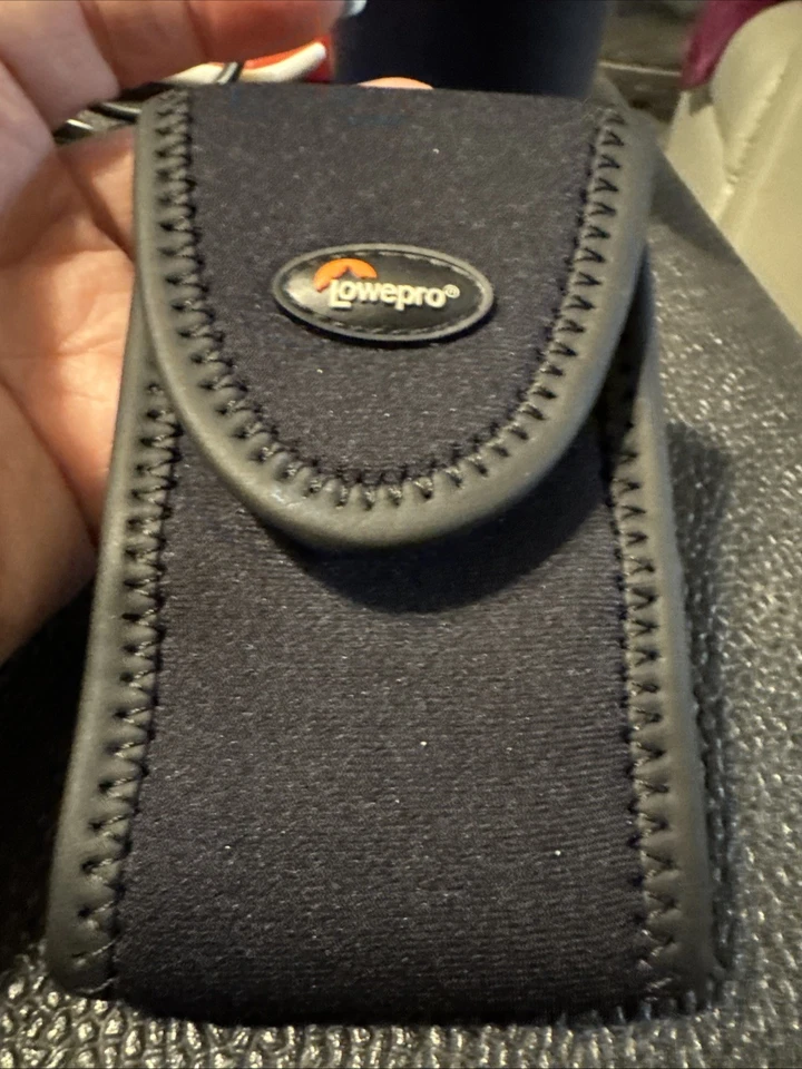 Lowepro Compact Flash Drive Carrying Case For Belt Loop DMC-V - Image 1 of 4