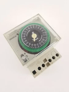 Grässlin V86/1 STu timer analogico programma giornaliero 220-240 V ~ 50 Hz T55 - Foto 1 di 3