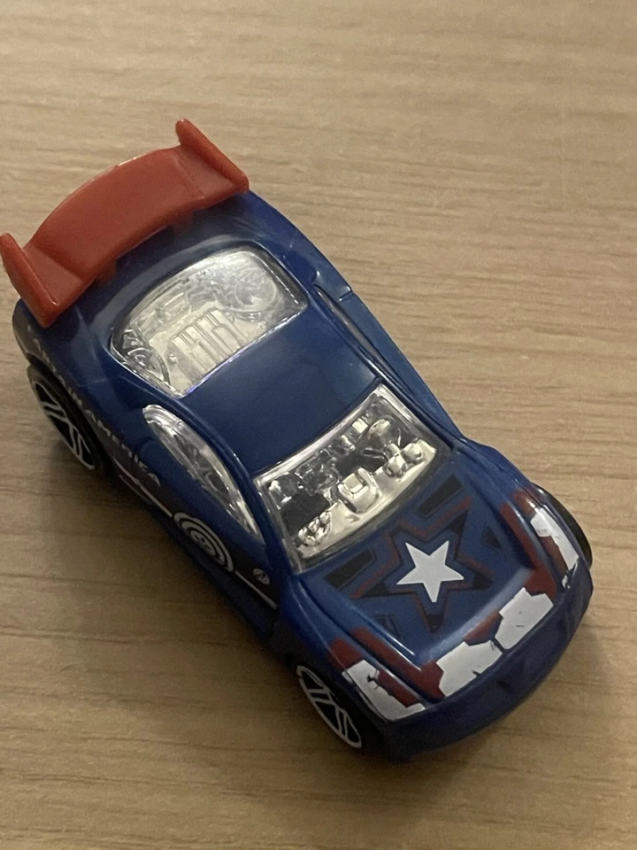 Hot Wheels - Power Rage Avengers Capitán América - Diecast - Escala 1:64 - USADO Foto 1 de 1