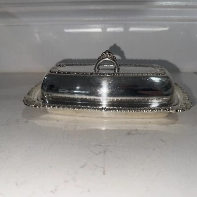 Plato de mantequilla plateado vintage Pilgrim Silver Co. con tapa marcado "Pilgrim 73" Foto 1 de 4