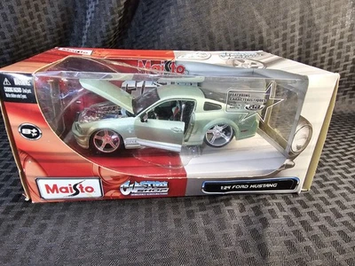 Ford Mustang MAISTO 1:24 Foto 1 de 4
