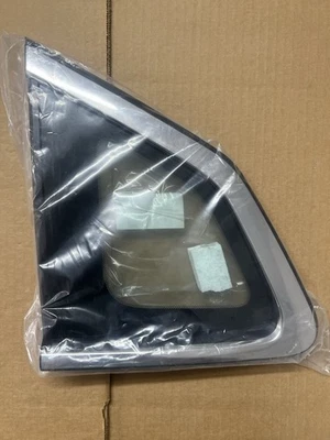 Nissan Rogue 2017-2022 ventana lateral de vidrio lateral del conductor trasero 83313-6MA0A OEM Foto 1 de 4