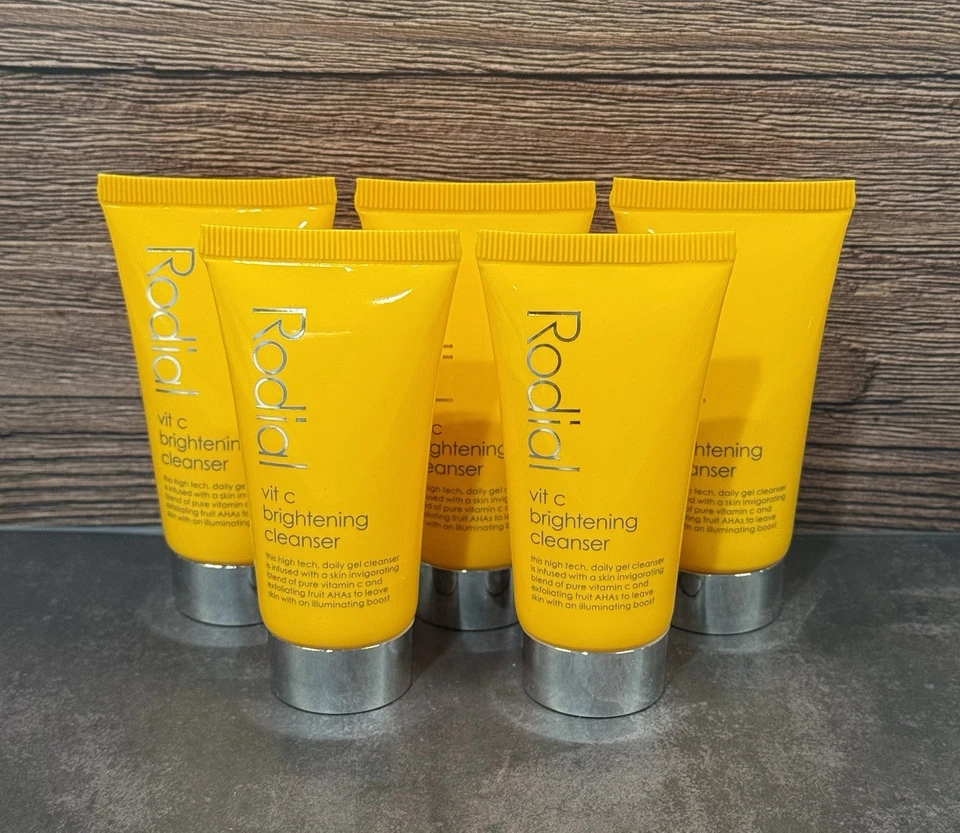 Limpiador facial iluminador con vitamina C Rodial 20 ml tamaño de viaje paquete de 5 Foto 1 de 3