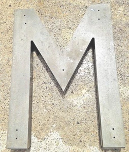 Geschäftsgebäude Innen Außen Schild Buchstabe M Aluminiumguss 30 cm - Bild 1 von 2