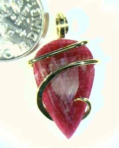 Gema de rubí facetada en forma de pera de 14,35 quilates en oro de 14 quilates alambre forjado envoltura colgante artístico - Imagen 1 de 4