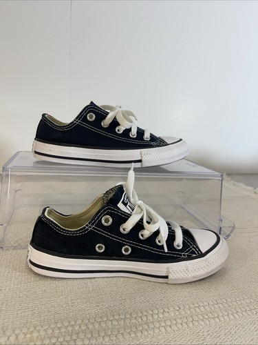 Scarpe basse Converse All Star Chuck Taylor nere giovani taglia 12 usate in ottime condizioni