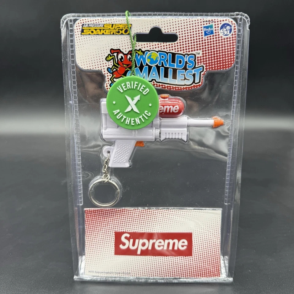 NUEVO Llavero Supreme World's Smallest Super Soaker 50 Water Blaster SS19 Nuevo en Paquete Foto 1 de 2