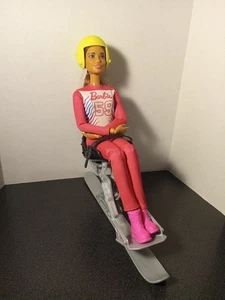 Barbie Deportes de Invierno Para Esquiador Alpino Muñeca Morena - Imagen 1 de 7