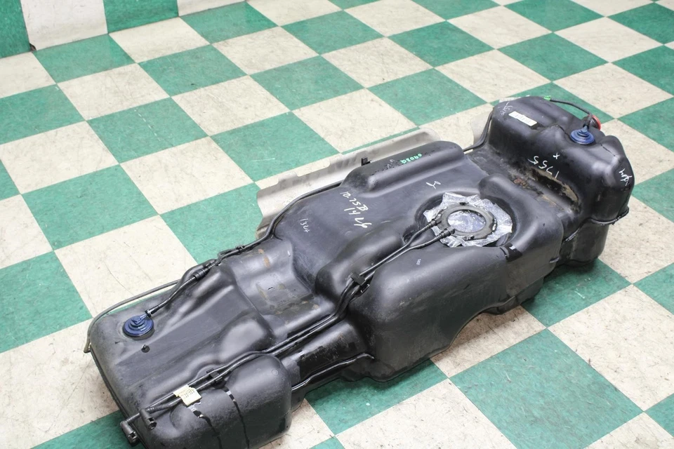 00-03 YUKON Gas Gasoline 26 Gallon Fuel Tank w/o Flex Fuel OEM Factory Reservoir - Image 1 of 4