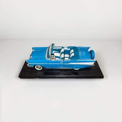 Vintage 1957 Chevrolet Bel Air Blue Convertible 1:18 Scale Diecast - Image 1 of 4