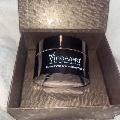 Crema de día hidratante de alta potencia Vine Vera Resveratrol Cabernet precio de venta sugerido por el fabricante 210 USD Foto 1 de 4