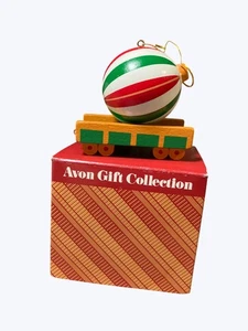 Weihnachtszug Deko Auto mit gestreifter Kugel Deko Avon Geschenk Sammlung - Bild 1 von 11