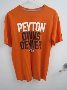 Camiseta Nike Denver Broncos, Peyton Owns Denver, 100% algodón, naranja mediana usada - Imagen 1 de 5