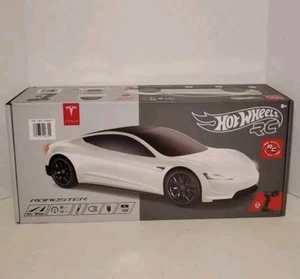 2023 Hot Wheels weiß Tesla Roadster ferngesteuert RC 2,4 Ghz 1:10 Spielzeugauto NEU! - Bild 1 von 2