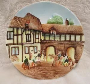 Collectible Plate~Features Tudor Style Home~Cow~Horses~People~JAPAN - Imagen 1 de 8