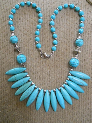 Collar de cuentas enchapado en plata turquesa creado en laboratorio Crystal Ave Aztec Southwest Foto 1 de 4