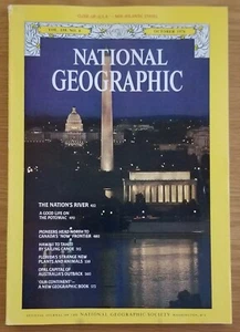 National Geographic October 1976 w/ Map, Potomac River, Outback, Good Condition - Foto 1 di 3