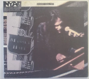 Neil Young - Live At Massey Hall 1971 CD 2007 Reprise Records Music - Picture 1 of 5