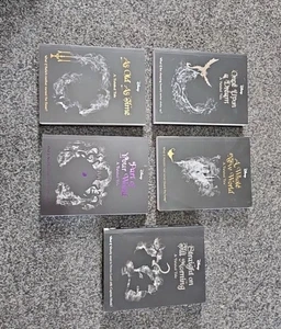 Collection Of  5 Disney Twisted Tale Books - Imagen 1 de 1