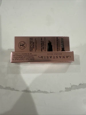 NEW Anastasia Beverly Hills Brow Definer Triangle Tip Medium Brown - Image 1 of 3