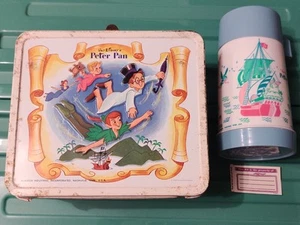 Lunch Box Walt Disney's Peter Pan - Aladdin Industries Avec Thermos Rare Metal - Foto 1 di 11