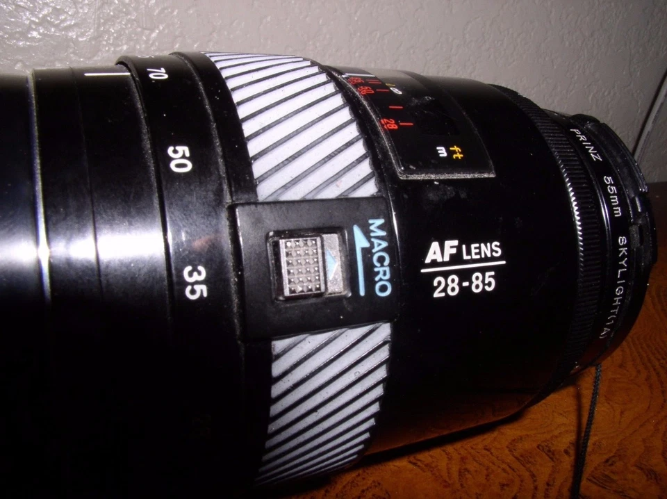 Minolta Maxxum 28-85mm f/3.5-4.5 AF Lens For Minolta w/Priz 55mm skylight (1A) - Image 1 of 1