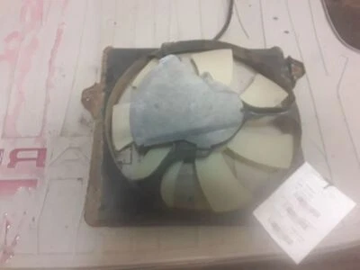 Passenger Right Radiator Fan Motor Fan Assembly Fits 01-05 RAV4 1587818 Foto 1 de 4