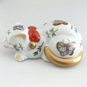 FIGURA DE GATO BLANCO DORMIDO ANDREA BY SADEK CON ARCO ROJO Y MARIPOSAS - Imagen 1 de 5
