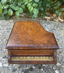 Ancienne boite musique Piano déco poupée Parisienne circa 1900 sortie grenier ! - Photo 1/14