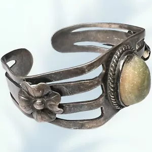 1930s Ornate Floral Mexico Green Agate Sterling Silver Cuff Bracelet 34 Grams - Picture 1 of 8
