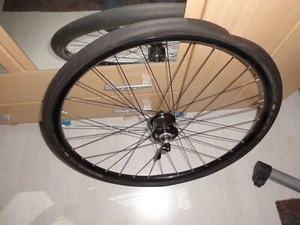 Shimano XT Vorderrad 28 " Centerlock DH-T8000 mit Narbendynamo 6V-3W - Bild 1 von 7