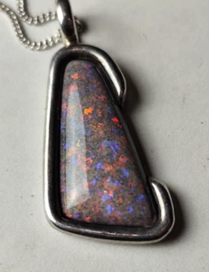 Schöner Anhänger mit großem Opal und feiner Silberkette - Bild 1 von 9