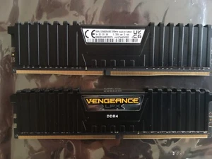 Corsair Vengeance LPX – 32 GB (2x16 GB) DDR4-3200 – CMK32GX4M2E3200C16 – Schwarz - Photo 1/1