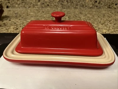 Le Creuset Covered Butter Dish Handled Lid Cerise Red Ombre Stoneware No 12-39 - Image 1 of 4