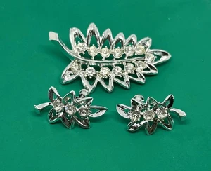 Rhinestone Leaf Brooch and Screw Back Earrings Set Silver Tone Matching - Picture 1 of 3