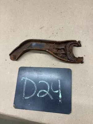 HORQUILLA EMBRAGUE GM ORIGINAL PERO FUNCIONAL USADA ÁSPERA TRANSMISIÓN MANUAL SAGINAW BW Foto 1 de 4