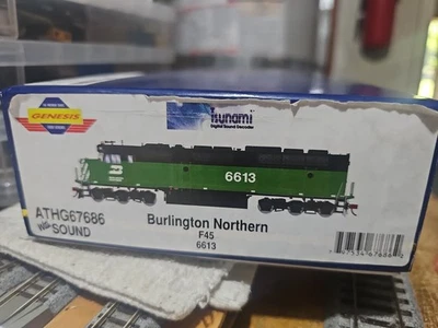 ATHEARN ATGH 67686 F45 BURLINGTON NORTHERN ROAD# BN 6613 TSUNAMI SOUND WEATHERED - Image 1 of 4