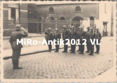 Foto, 7. Comp., elevador de guardia en Brujas (BEL) (1), VL (80096) - Imagen 1 de 2