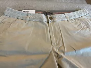 womens Natural Reflections shorts, NWT, 9 inch inseam, size 12 - Picture 1 of 5