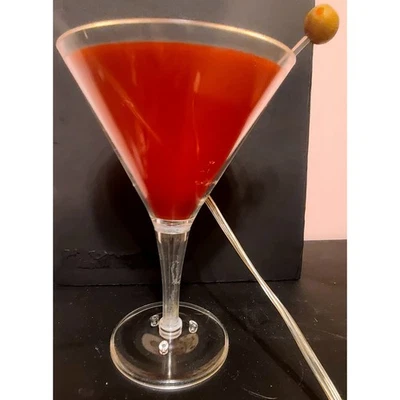 Lámpara de Novedad de Vidrio Martini Iluminada con Cordón Acrílico Gigante Cóctel Oliva Foto 1 de 3