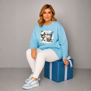 ROCKTHOSECURVES WOMENS Christmas Gnome with Birdhouse Oversized Sweatshirt - Picture 1 of 21
