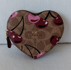 NWT Coach CZ476 Heart Coin Case In Signature Canvas With Cherry Print - Picture 1 of 12