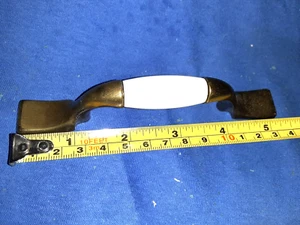 Tirador de cajón de porcelana y latón vintage manijas de gabinete herrajes patrón de 3 pulgadas - Imagen 1 de 1