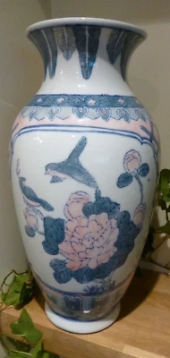 LARGE CHINESE PORCELAIN HAND PAINTED FLOWER VASE, QUALITY THICK CLAY HEAVY GLAZE - Image 1 of 4