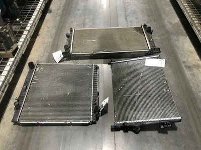2013-2019 Nissan Versa Radiator 59k OEM - Image 1 of 3