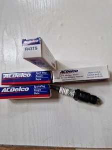 Candela di accensione AC Delco R43TS x 4 Ford Chevy Bronco Buick - Foto 1 di 1