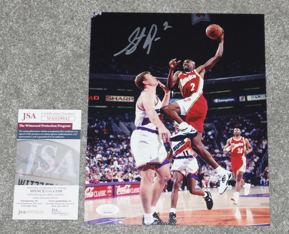 Foto 8x10 de baloncesto firmada por Stacey Augmon ATLANTA HAWKS + CERTIFICADO DE AUTENTICIDAD JSA WA929942 Foto 1 de 1
