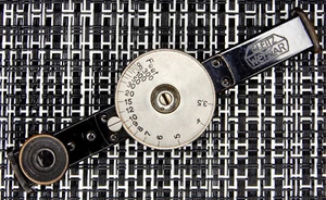Leica Large Wheel Black & Nickel FOFER Rangefinder Feet Scale #13 - Picture 1 of 19