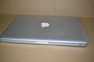 Defekt: unvollständiger Macbook Pro ohne weitere Zubehör an Bastler - Bild 1 von 6