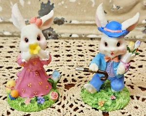 Paar Vintage Hasen Figuren männlich & weiblich Hasen Ostern Frühling mit Blumen - Bild 1 von 6